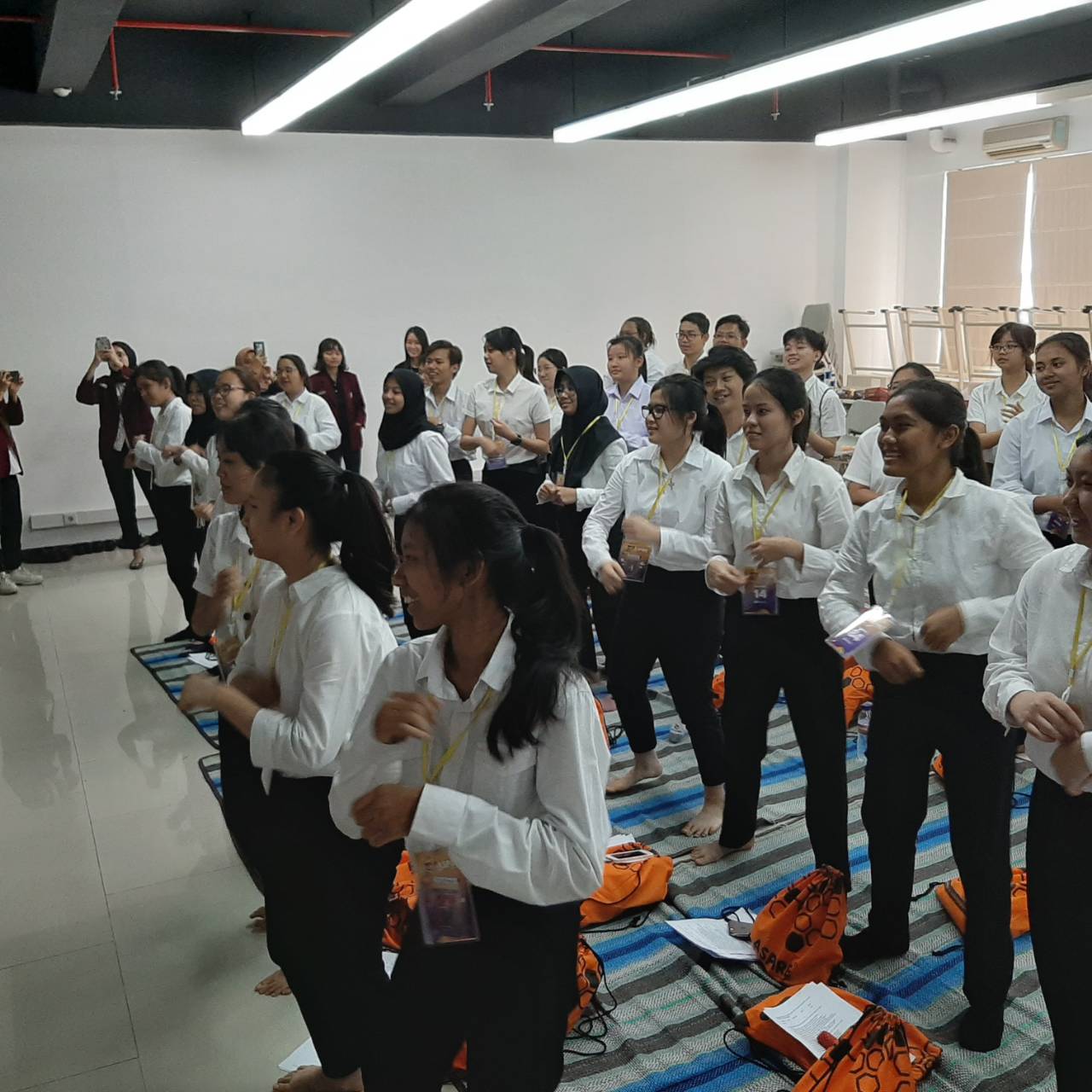 PENGENALAN JURUSAN PSIKOLOGI ANGKATAN 2019: TAK KENAL MAKA TAK SAYANG PENGENALAN JURUSAN PSIKOLOGI ANGKATAN 2019: TAK KENAL MAKA TAK SAYANG