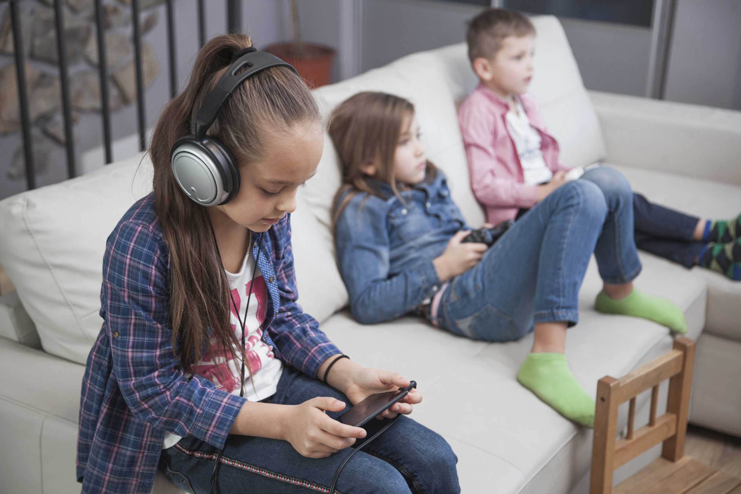 kecanduan gadget anak