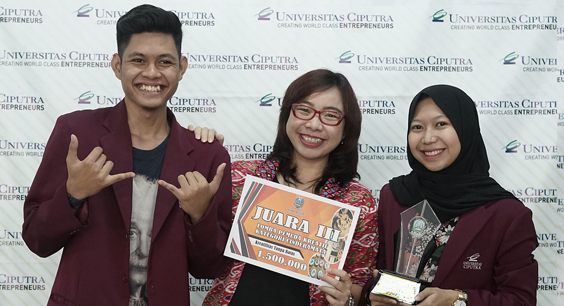 Juara 3 Lomba Pemuda Kreatif Provinsi Jawa Timur Kategori Cinderamata 2018 Juara 3 Lomba Pemuda Kreatif Provinsi Jawa Timur Kategori Cinderamata 2018